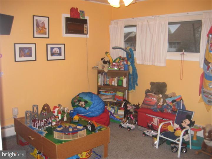 28 Mayflower Road Levittown, PA 19056 - Photo 8 of 10 Gallery Image 8