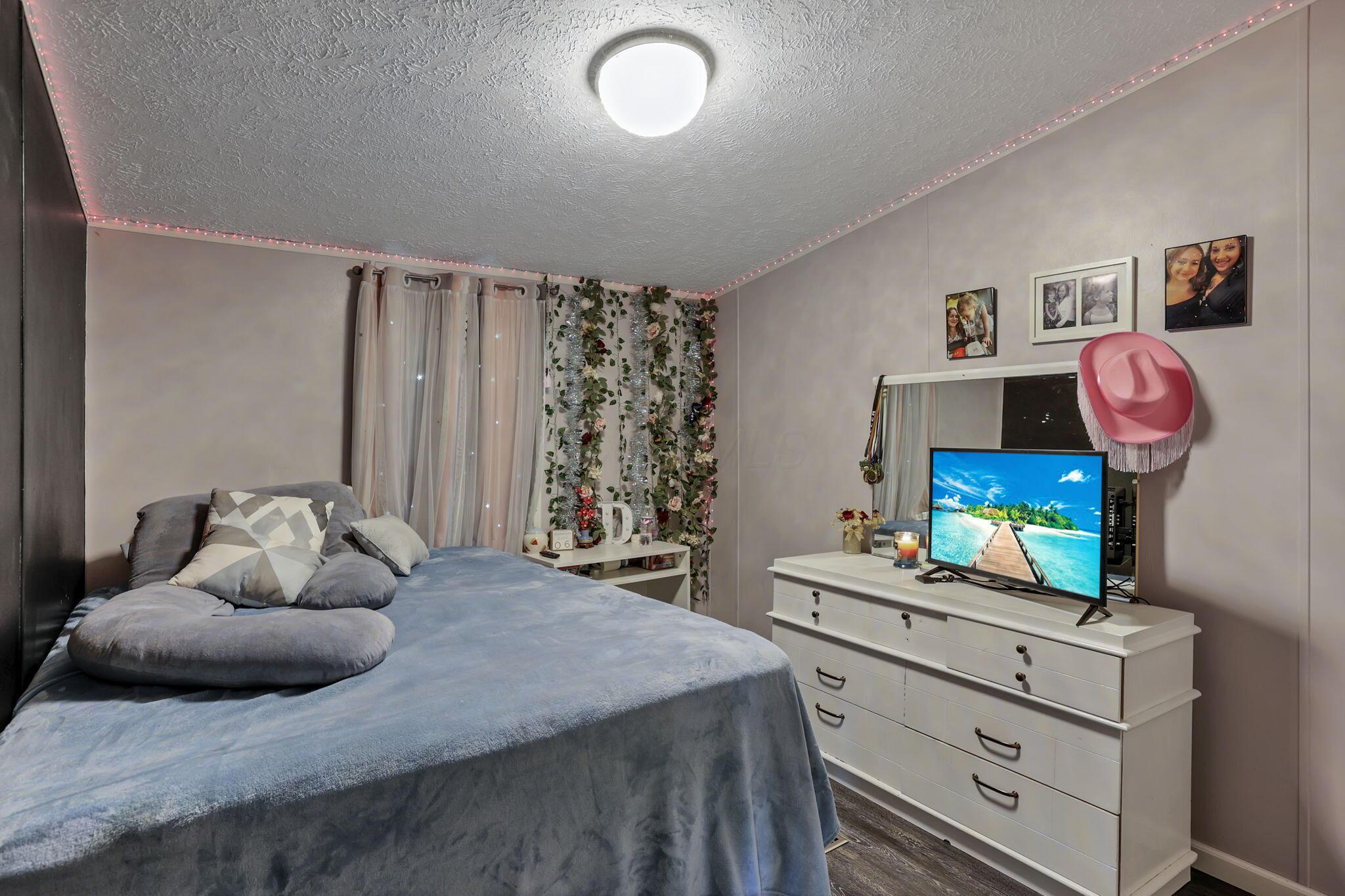 6895 Heigle Road Southwest Amanda, OH 43102 - Photo 28 of 61 Bedroom 1