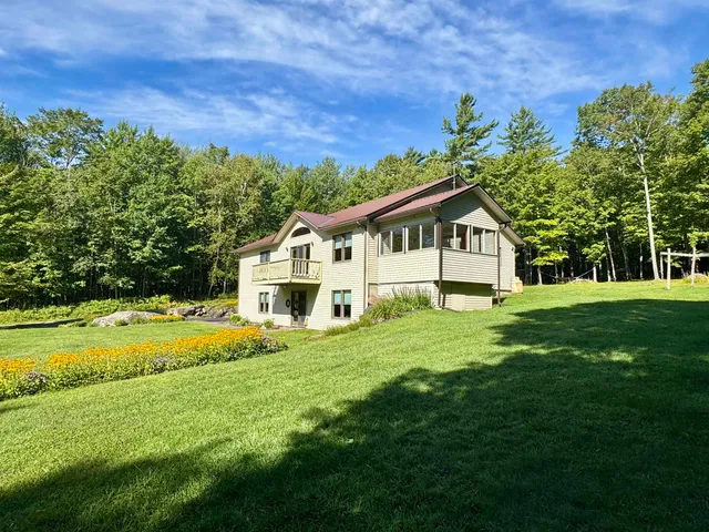$595,000 | 170 Sunrise Avenue, Barton, VT 05822