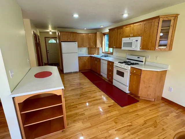 $595,000 | 170 Sunrise Avenue, Barton, VT 05822