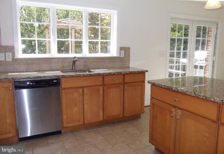 8525 Pelham Road Bethesda, MD 20817 - Photo 1 of 28 Kitchen