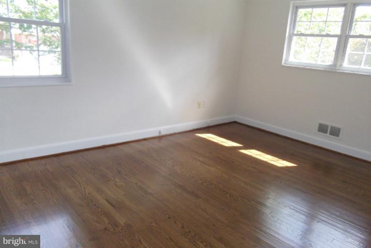 8525 Pelham Road Bethesda, MD 20817 - Photo 2 of 28 Bedroom (Master)