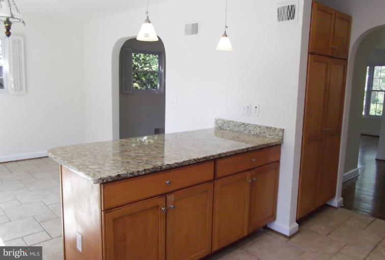 8525 Pelham Road Bethesda, MD 20817 - Photo 19 of 28 Kitchen