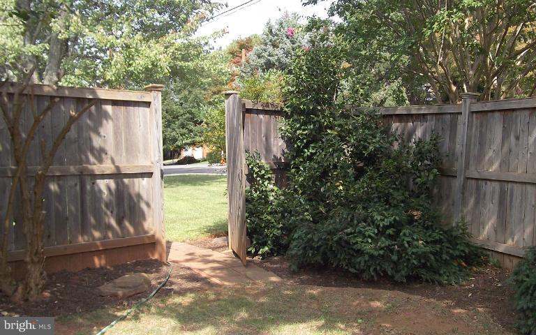 8525 Pelham Road Bethesda, MD 20817 - Photo 23 of 28 Gate To Front Yard