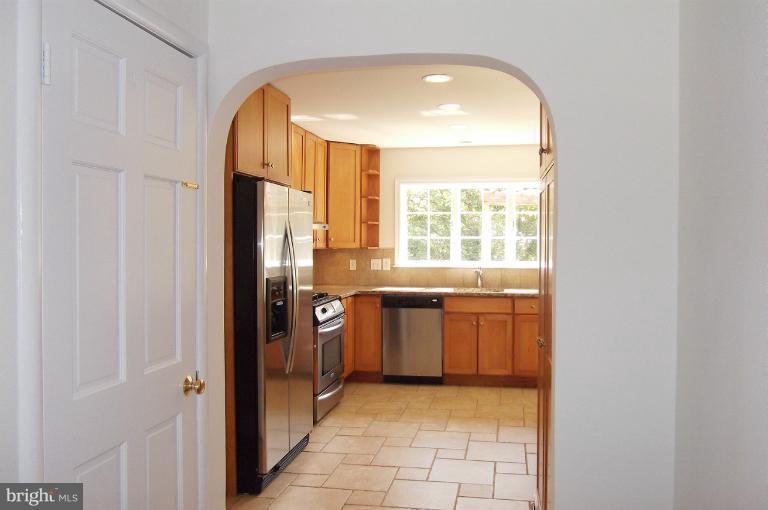 8525 Pelham Road Bethesda, MD 20817 - Photo 24 of 28 Foyer View To Kitchen