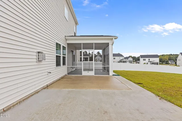 $2,695 | 313 Ber Creek Drive, Fuquay-Varina, NC 27526