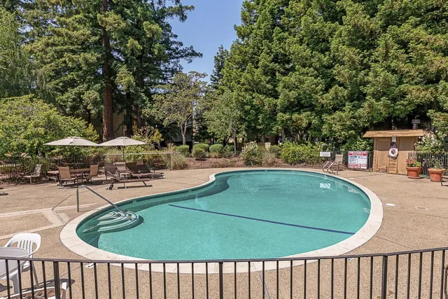 $498,000 | 1033 Crestview Drive, Unit 308, Mountain View, CA 94040