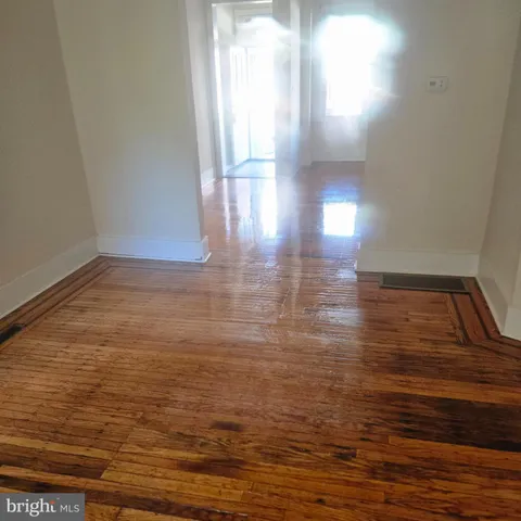 a view of empty room with window