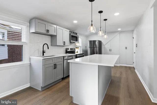 $1,650 | 821 Stanbridge Street, Unit B, Norristown, PA 19401