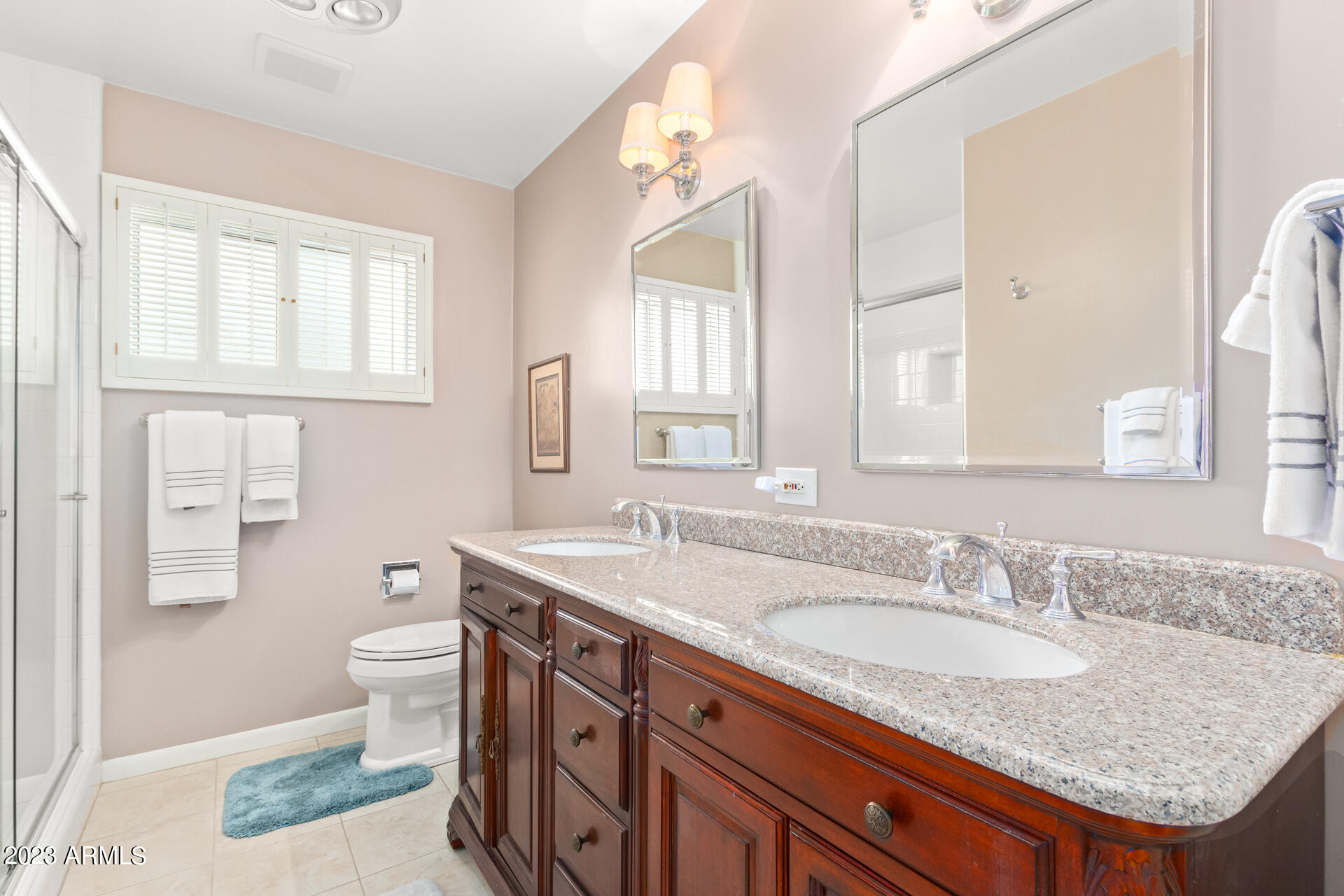 405 West Ocotillo Road Phoenix, AZ 85013 - Photo 31 of 40 Hall Bath with Double Sinks