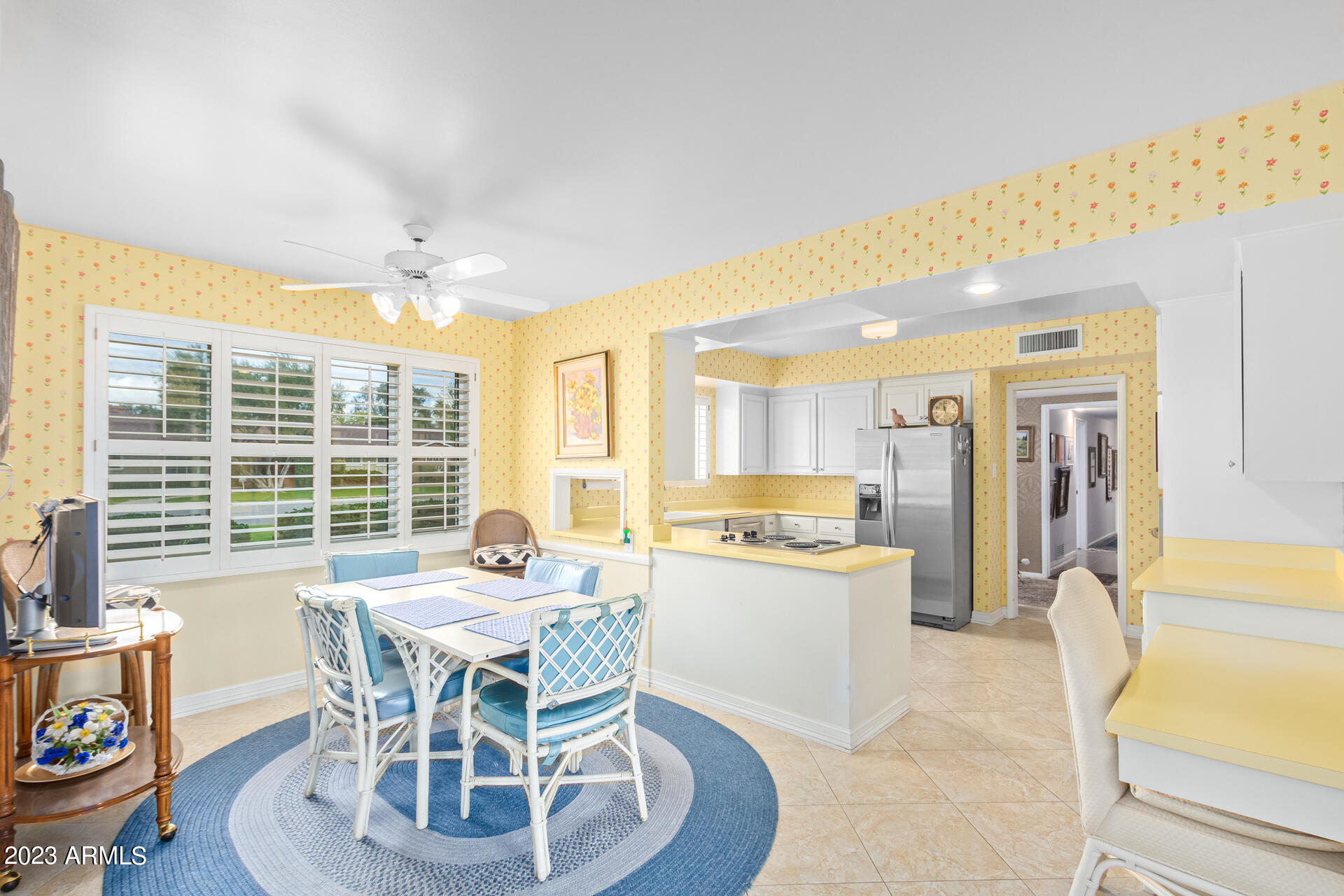405 West Ocotillo Road Phoenix, AZ 85013 - Photo 5 of 40 Kitchen with eating area