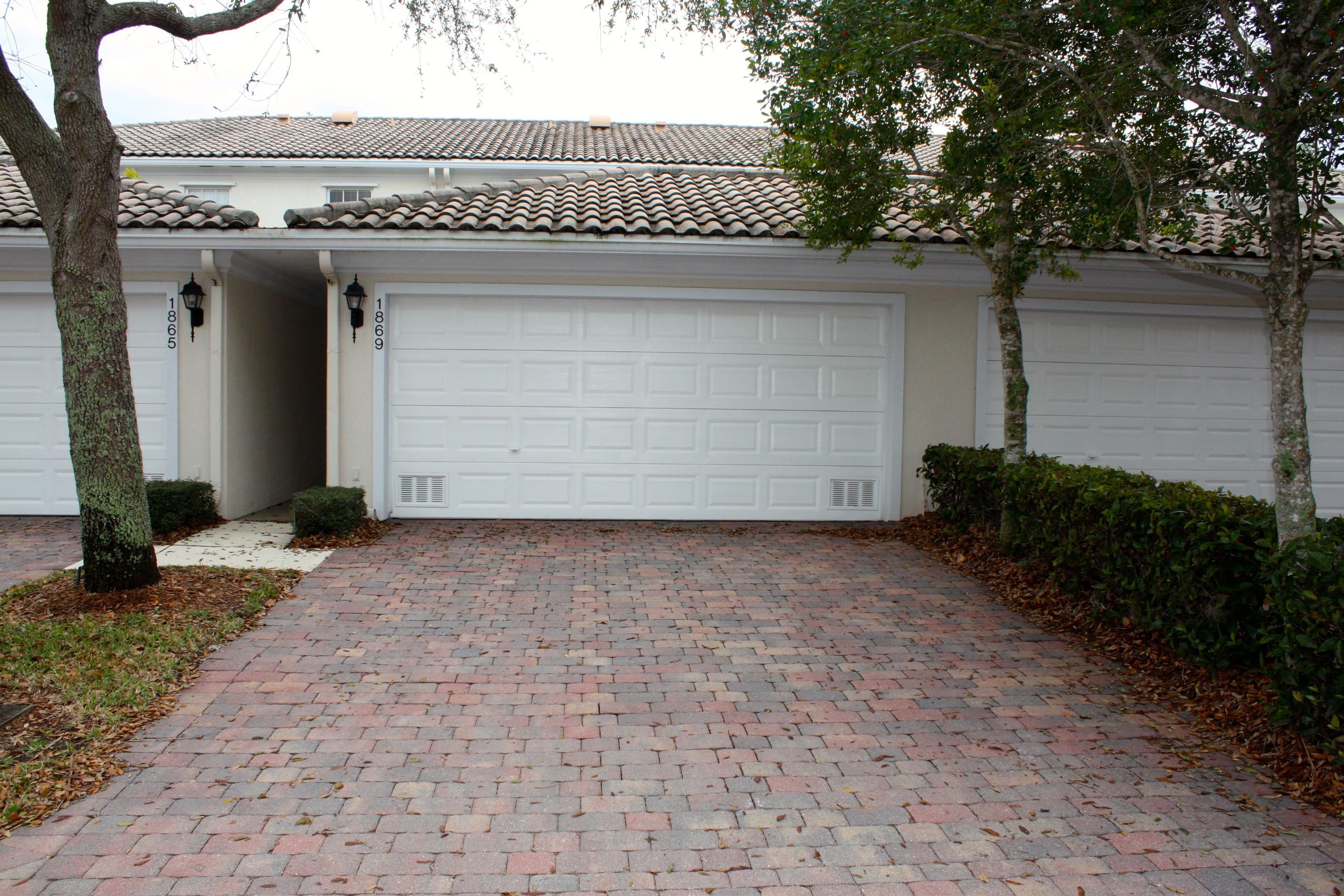 1869 Frederick Small Road Jupiter, FL 33458 - Photo 17 of 24 Garage