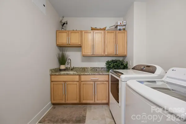 $4,500 | 222 South Caldwell Street, Unit 1601, Charlotte, NC 28202