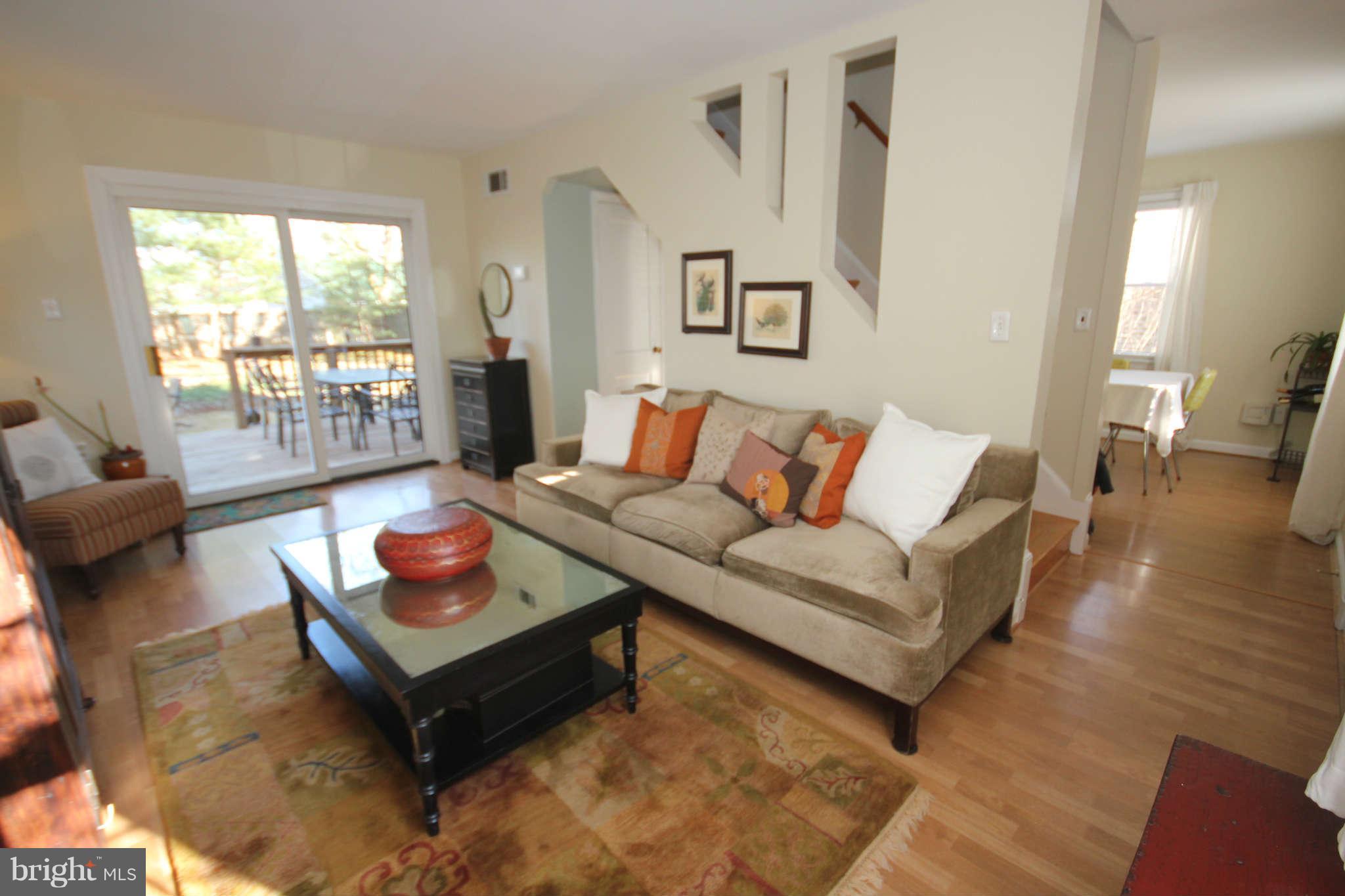 10603 Inwood Avenue Silver Spring, MD 20902 - Photo 4 of 24 Living Room