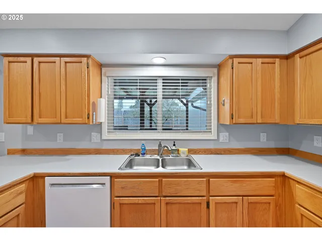 $415,000 | 4575 Cambon Street, Eugene, OR 97402