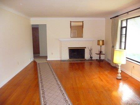 679 North Renaud Road Grosse Pointe, MI 48236 - Photo 2 of 18 Living Room