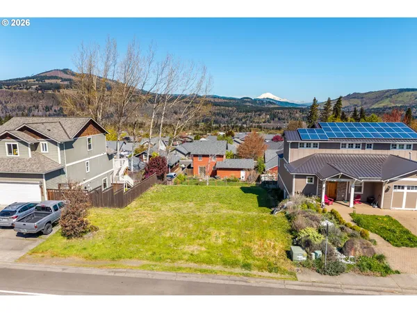 $395,000 | 2860 May Street, Hood River, OR 97031