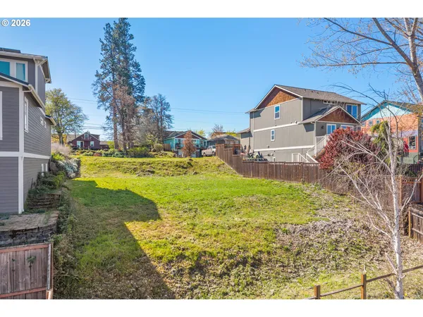 $395,000 | 2860 May Street, Hood River, OR 97031