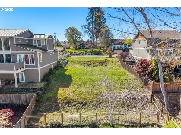 $395,000 | 2860 May Street, Hood River, OR 97031