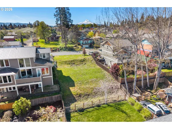 $395,000 | 2860 May Street, Hood River, OR 97031