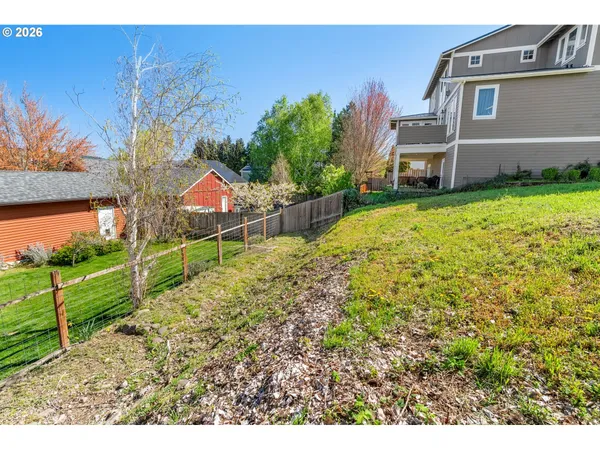 $395,000 | 2860 May Street, Hood River, OR 97031