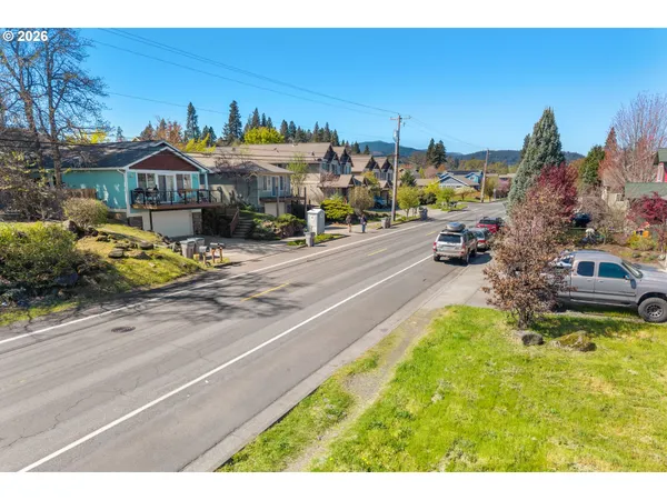 $395,000 | 2860 May Street, Hood River, OR 97031
