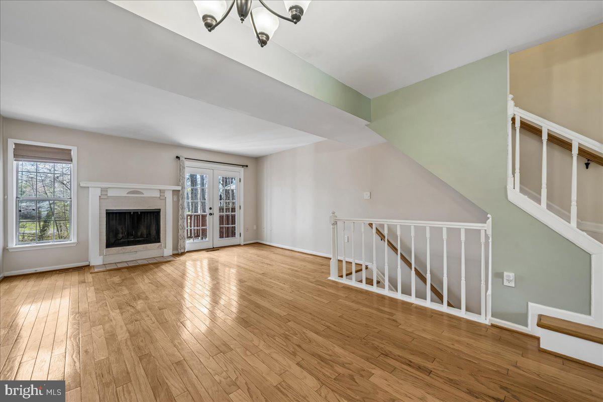 2002 Derby Ridge Lane, Unit 4 Silver Spring, MD 20910 - Photo 11 of 42 Living Room