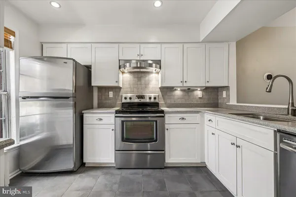 $3,300 | 2002 Derby Ridge Lane, Unit 4, Silver Spring, MD 20910