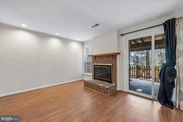 $3,300 | 2002 Derby Ridge Lane, Unit 4, Silver Spring, MD 20910