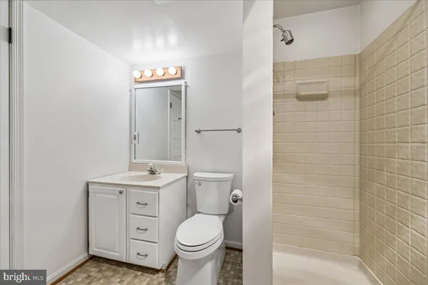 $3,300 | 2002 Derby Ridge Lane, Unit 4, Silver Spring, MD 20910