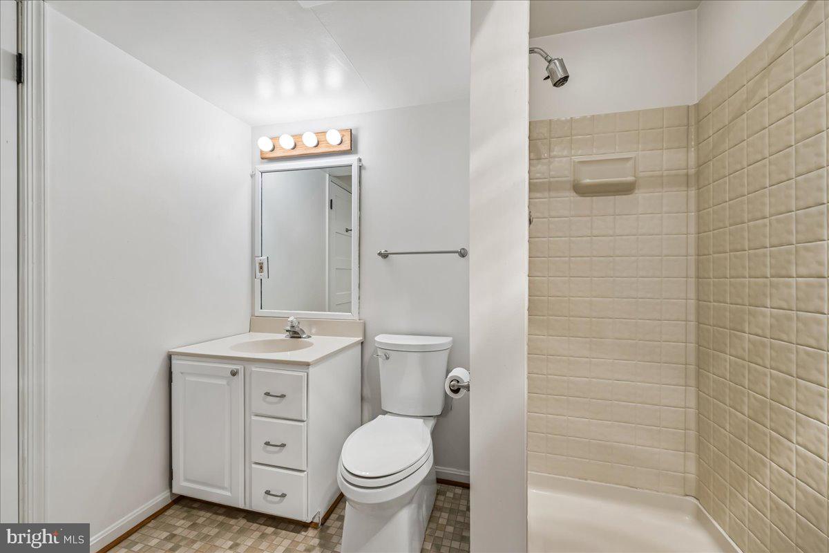 2002 Derby Ridge Lane, Unit 4 Silver Spring, MD 20910 - Photo 35 of 42 Bathroom 2