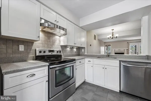 $3,300 | 2002 Derby Ridge Lane, Unit 4, Silver Spring, MD 20910