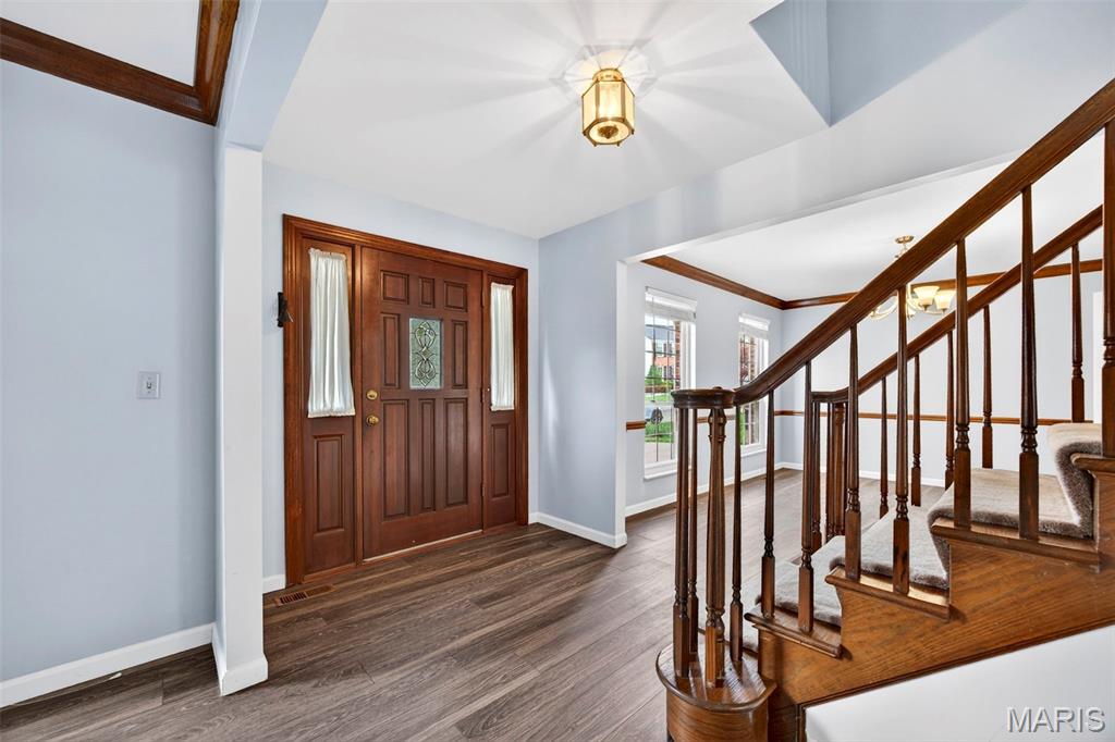 842 Ridgetop Circle St. Charles, MO 63304 - Photo 6 of 62