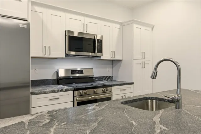 $3,500 | 45 Windsor Road, Cranston, RI 02905