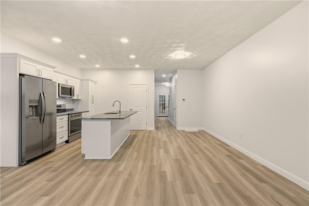 45 Windsor Road Cranston, RI 02905 - Photo 9 of 39