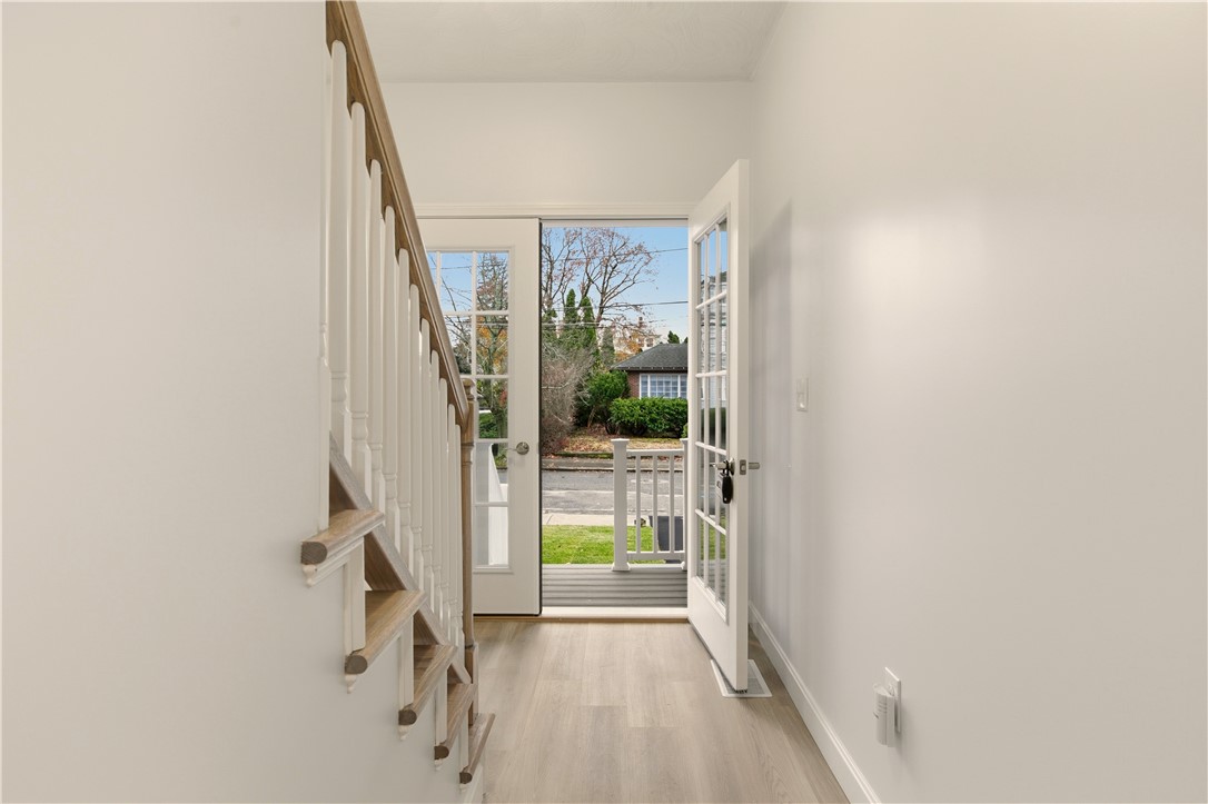 45 Windsor Road Cranston, RI 02905 - Photo 10 of 39