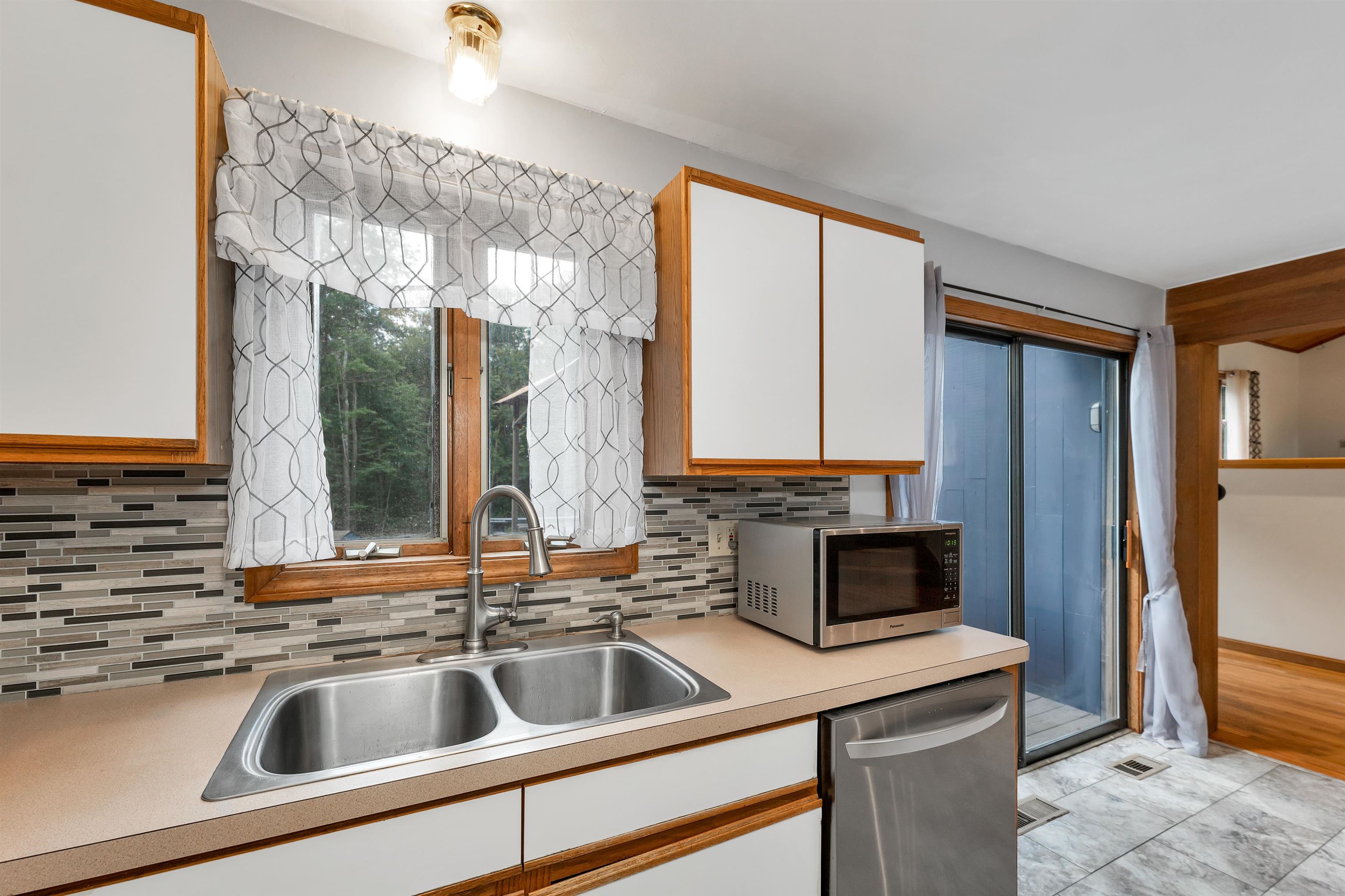 1 Dubeau Drive Derry, NH 03038 - Photo 3 of 34