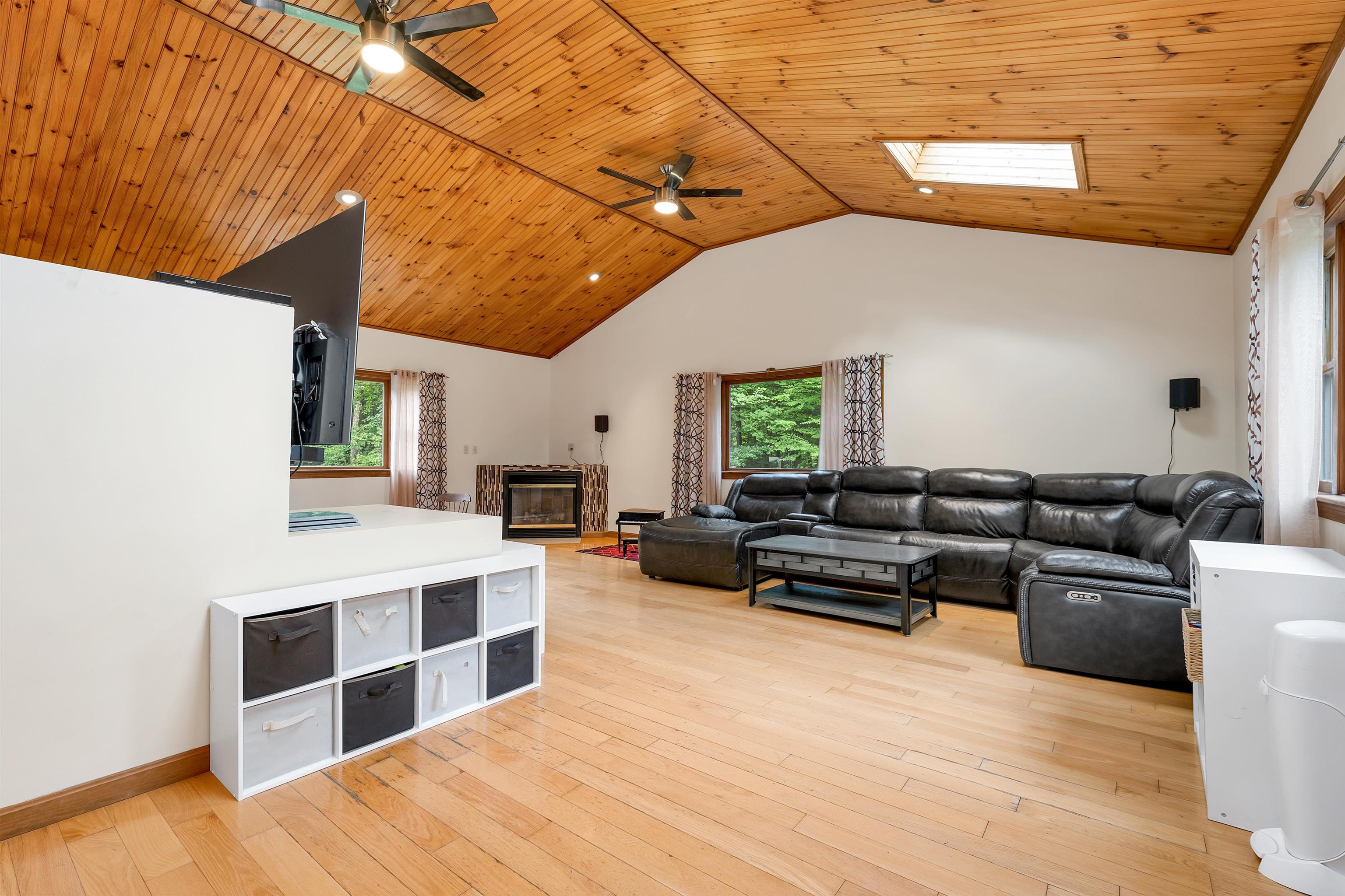 1 Dubeau Drive Derry, NH 03038 - Photo 9 of 34