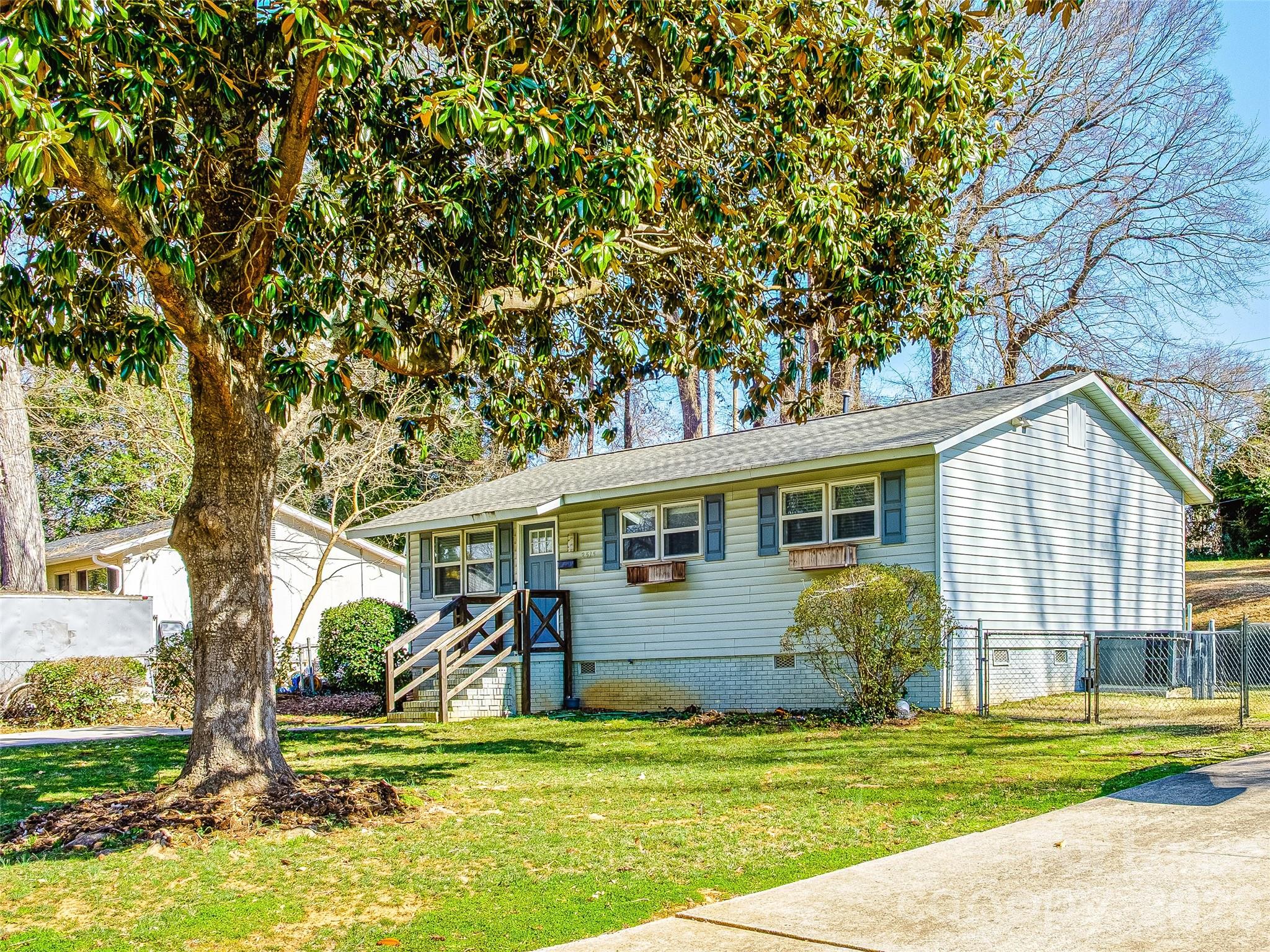 2515 Thornton Road Charlotte, NC 28208 - Photo 22 of 25