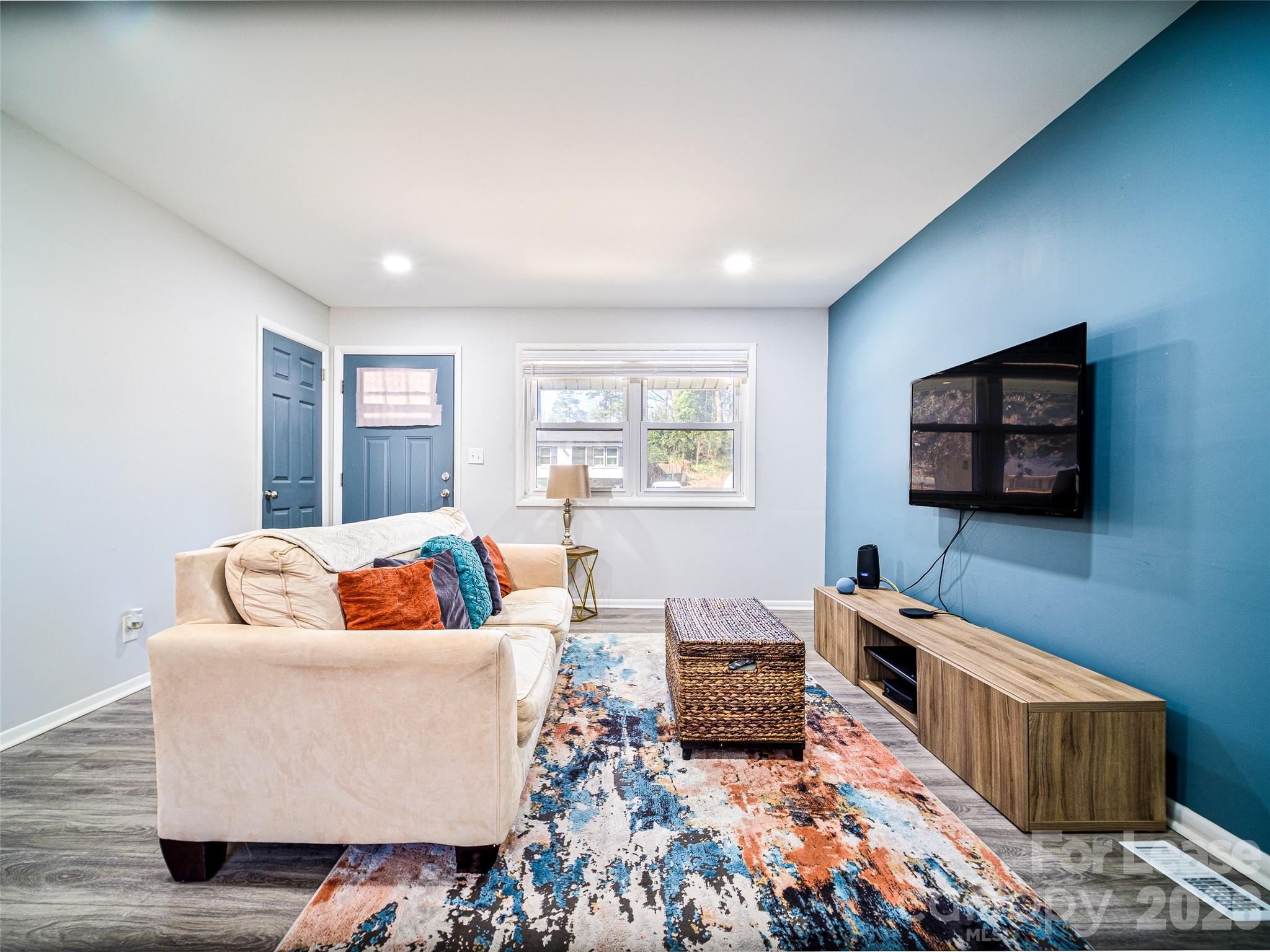 2515 Thornton Road Charlotte, NC 28208 - Photo 5 of 25