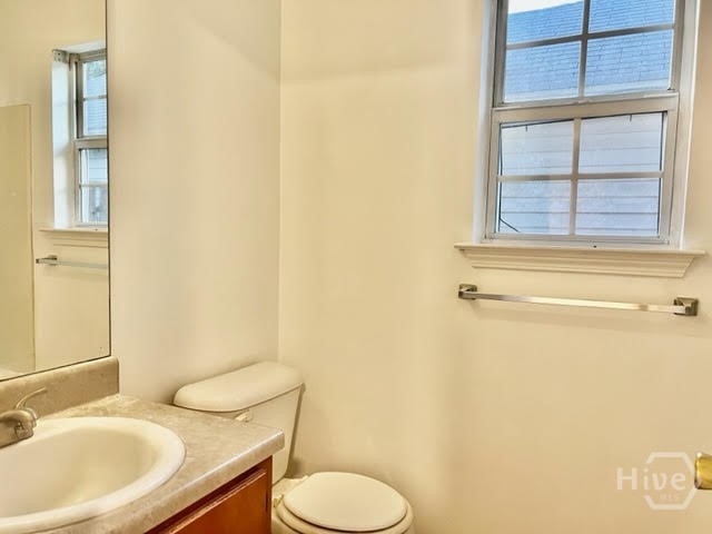 12 Stalwick Drive Pooler, GA 31322 - Photo 19 of 25 Primary bathroom