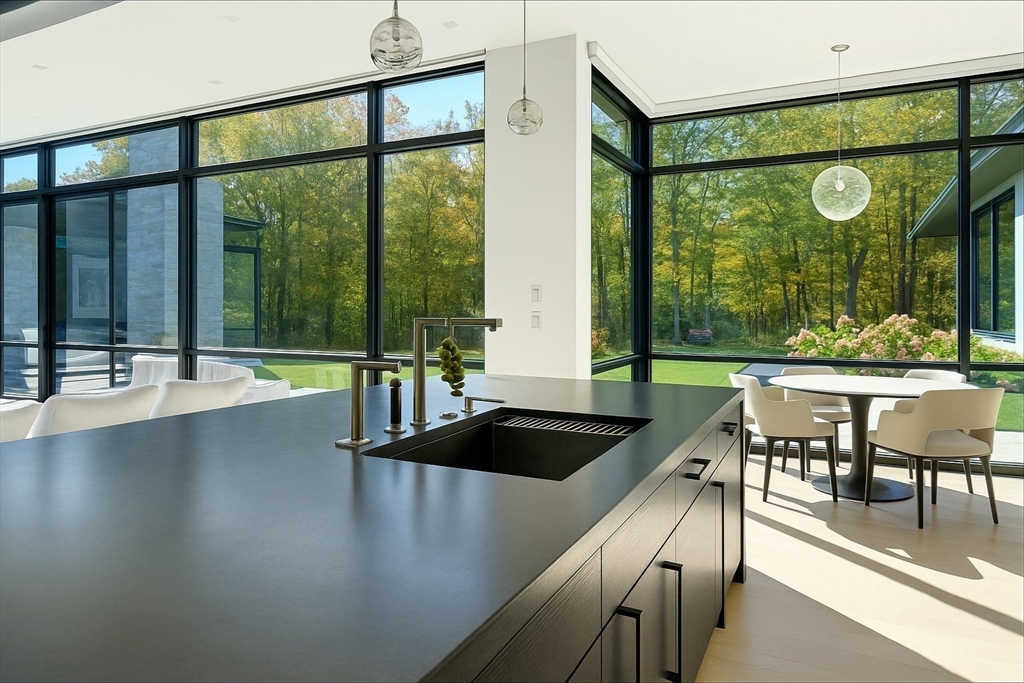 63 Sylvan Lane Weston, MA 02493 - Photo 6 of 28