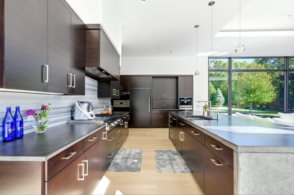 63 Sylvan Lane Weston, MA 02493 - Photo 9 of 28