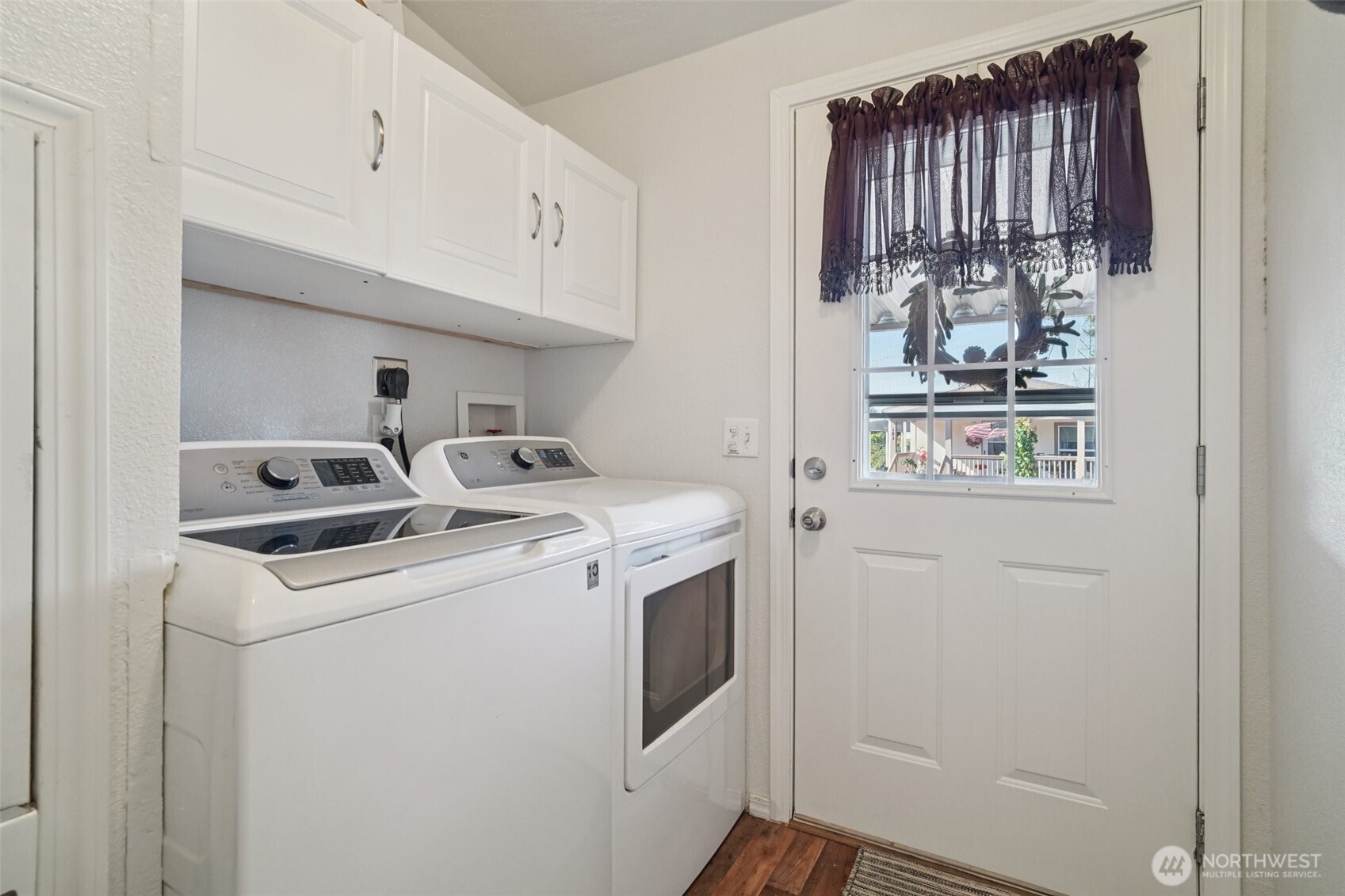 2101 South 324th Street, Unit 166 Federal Way, WA 98003 - Photo 15 of 33 a utility room with dryer and washer
