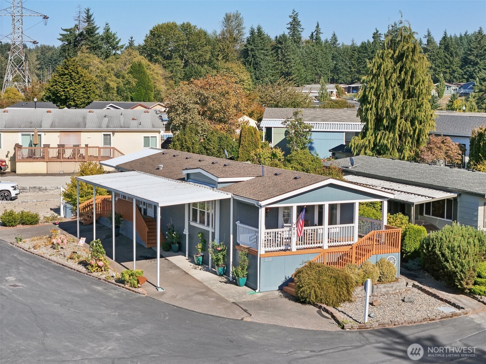 2101 South 324th Street, Unit 166 Federal Way, WA 98003 - Photo 31 of 33 a front view of a house with a yard