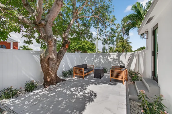 $2,075 | 515 Northwest 1st Street, Unit 1, Delray Beach, FL 33444