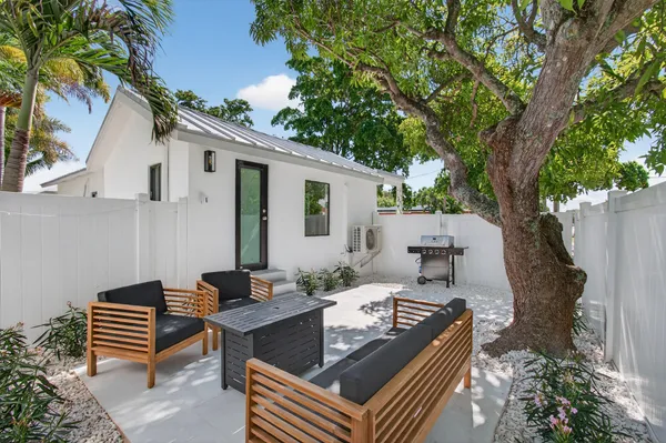 $2,075 | 515 Northwest 1st Street, Unit 1, Delray Beach, FL 33444