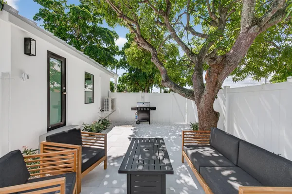 $2,075 | 515 Northwest 1st Street, Unit 1, Delray Beach, FL 33444