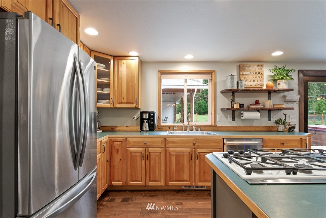 11103 Happy Valley Road Anacortes, WA 98221 - Photo 11 of 40 Gallery Image 11