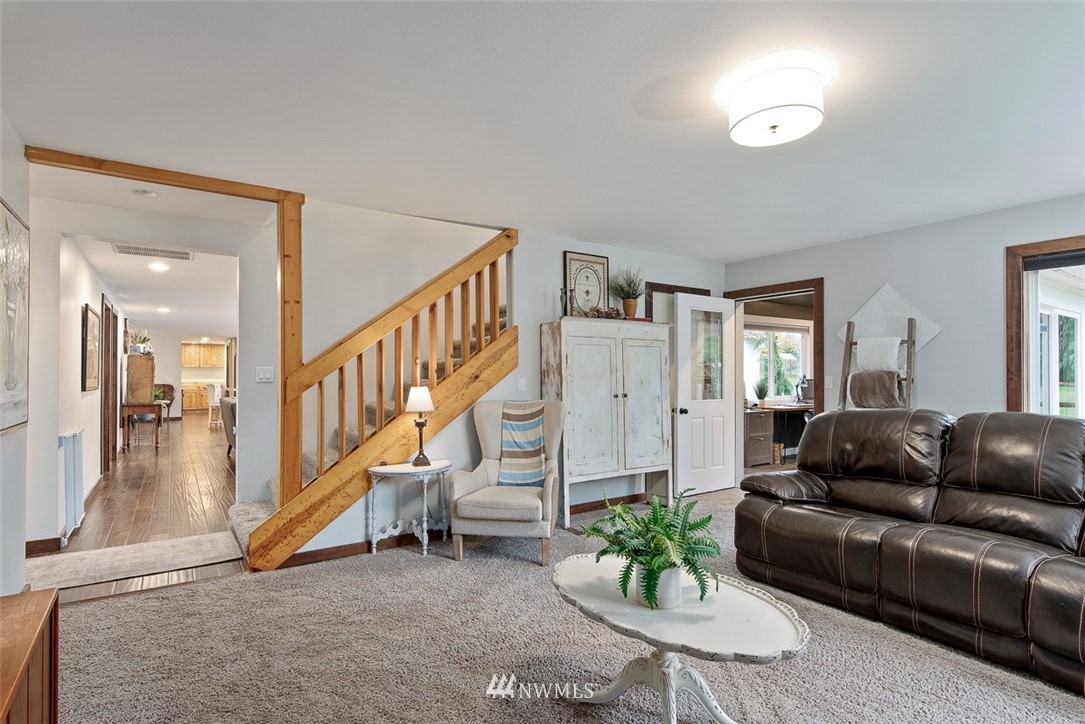 11103 Happy Valley Road Anacortes, WA 98221 - Photo 18 of 40 Gallery Image 18